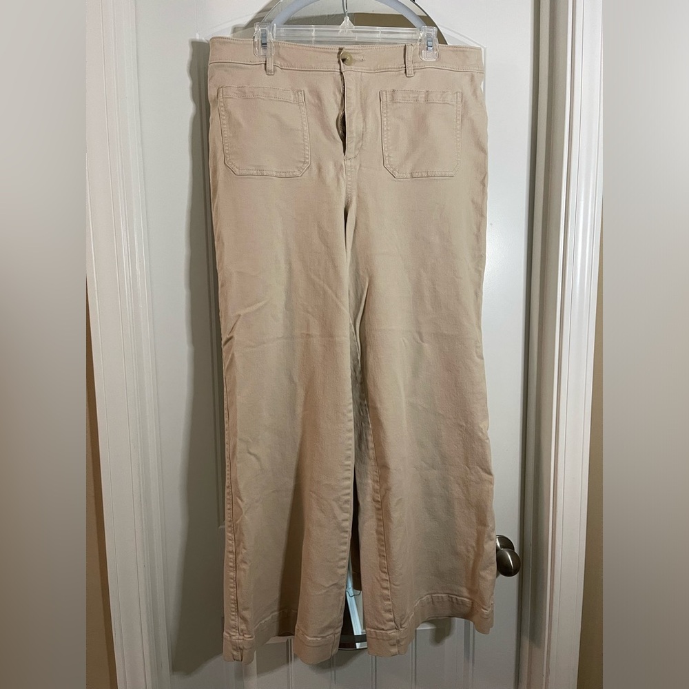 LOFT size 14 High rise wide leg jeans in khaki. Great condition.